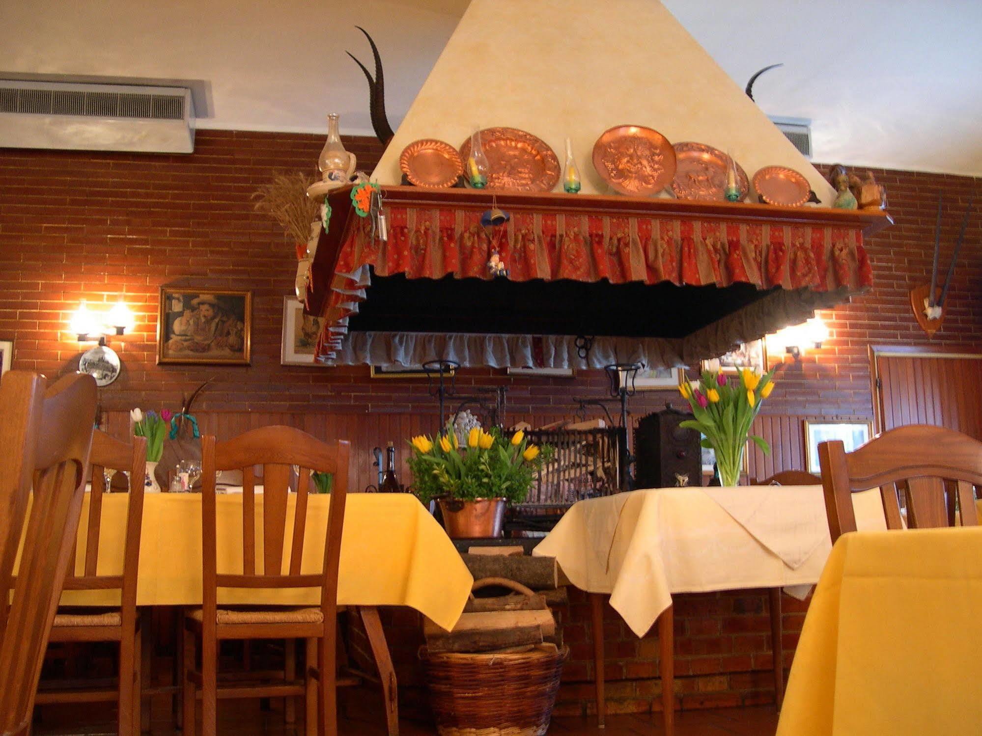 Hotel Dall'Ongaro Ghirano Ngoại thất bức ảnh